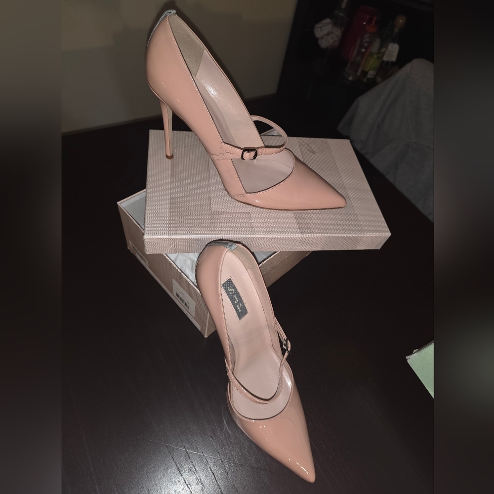 SJP Mary Jane Pumps 41